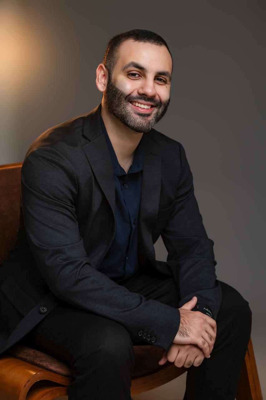 Dr. Marcos Ariel